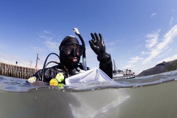 Françoise Gervais returns from a collecting dive in Nain Labrador. © SednaEpic.com - Jill Heinerth