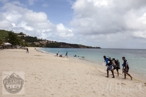 EcoDiveShopDivers6689lwm